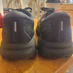 Womens shoes Brooks ghost 14